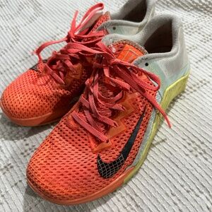 Size 9 - Nike Metcon 6 Bright Mango Light Zitron
